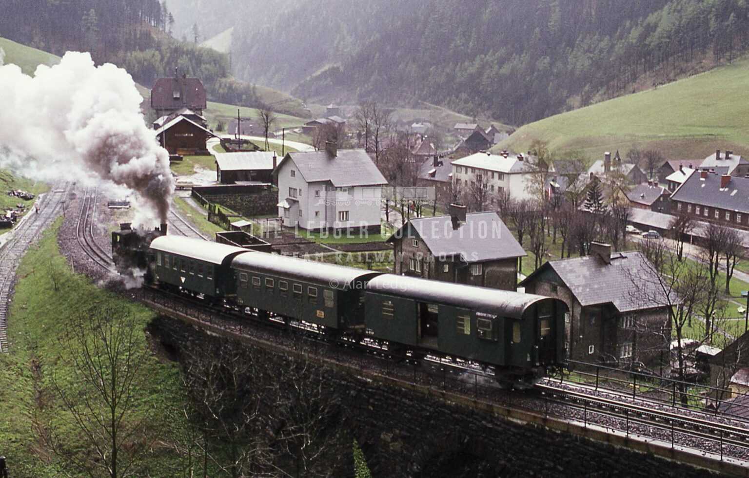 SLIDE BOX 1123985 copy